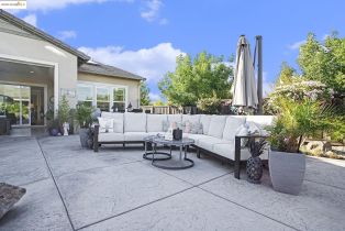 Single Family Residence, 1990 Angels Share Ct ct, Brentwood, CA 94513 - 31