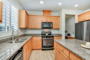 Single Family Residence, 325 Bougainvilla Dr dr, Brentwood, CA 94513 - 10