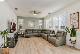 Single Family Residence, 325 Bougainvilla Dr dr, Brentwood, CA 94513 - 6