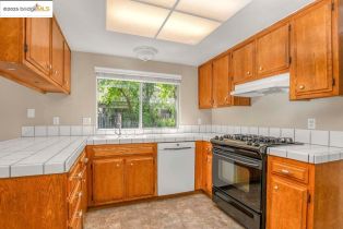 Single Family Residence, 630 Heather Pl pl, Brentwood, CA 94513 - 10