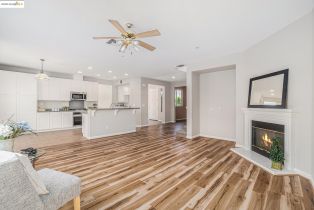 Single Family Residence, 1008 Finn way, Brentwood, CA 94513 - 10