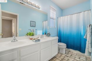 Single Family Residence, 1008 Finn way, Brentwood, CA 94513 - 28