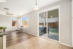 Single Family Residence, 1008 Finn way, Brentwood, CA 94513 - 8