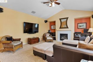 Single Family Residence, 907 Snapdragon way, Brentwood, CA 94513 - 19