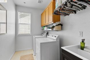 Single Family Residence, 907 Snapdragon way, Brentwood, CA 94513 - 32