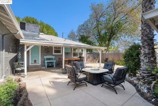 Single Family Residence, 210 Delta ave, Brentwood, CA 94513 - 15