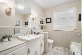 Single Family Residence, 210 Delta ave, Brentwood, CA 94513 - 17