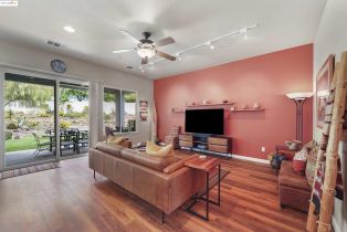 Single Family Residence, 699 Stewart way, Brentwood, CA 94513 - 5