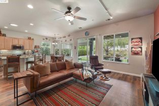 Single Family Residence, 699 Stewart way, Brentwood, CA 94513 - 7