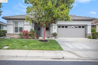 Single Family Residence, 1012 Centennial dr, Brentwood, CA 94513 - 2