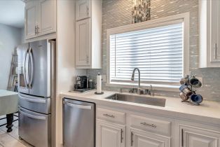 , 3015 Bayshore rd, Redwood City, CA 94063 - 2