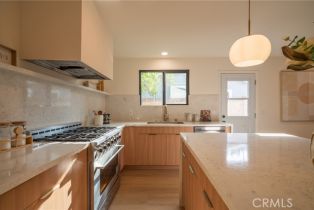 Single Family Residence, 23919 Friar st, Woodland Hills, CA 91367 - 8