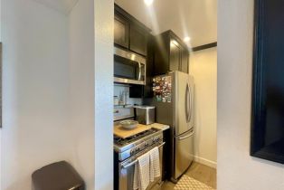 Condominium, 10960 Ashton ave, Westwood, CA 90024 - 15