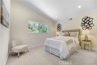 Single Family Residence, 17043 Empanada pl, Encino, CA 91436 - 33