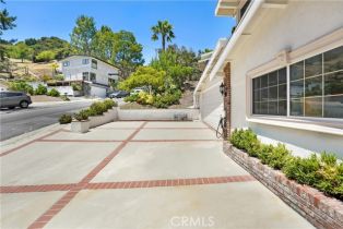 Single Family Residence, 17043 Empanada pl, Encino, CA 91436 - 4