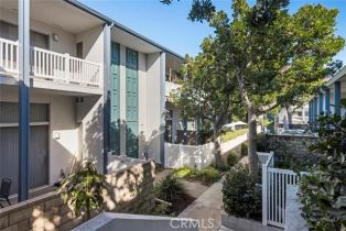 Condominium, 338  N Clybourn AVE, Burbank, CA  Burbank, CA 91505