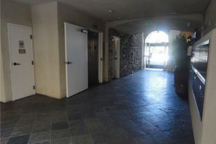 Condominium, 15206 Burbank blvd, Sherman Oaks, CA 91411 - 6