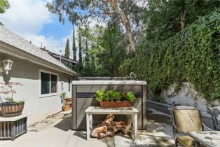 Single Family Residence, 21006 Dumetz rd, Woodland Hills, CA 91367 - 32