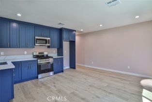 Residential Income, 2111 Scott rd, Burbank, CA 91504 - 16