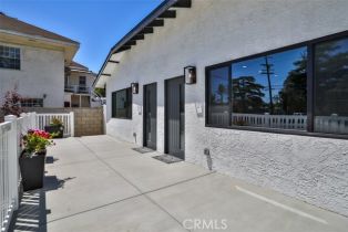 Residential Income, 2111 Scott rd, Burbank, CA 91504 - 6
