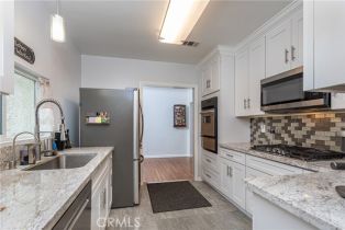 Single Family Residence, 730 Orchard dr, Burbank, CA 91506 - 11