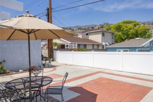 Single Family Residence, 2724 Scott rd, Burbank, CA 91504 - 31