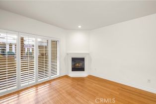 Condominium, 15206 Burbank blvd, Sherman Oaks, CA 91411 - 9