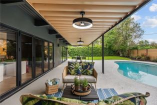 Single Family Residence, 24201 Caris st, Woodland Hills, CA 91367 - 45