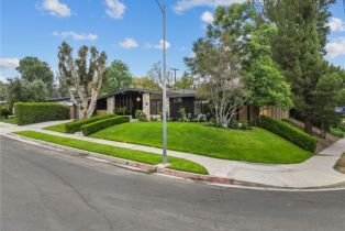 Single Family Residence, 24201 Caris st, Woodland Hills, CA 91367 - 48