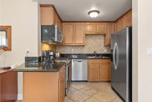 Condominium, 421 Santa Anita ave, Burbank, CA 91501 - 4