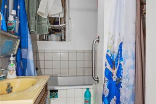 Single Family Residence, 211 Bel Aire dr, Burbank, CA 91501 - 24