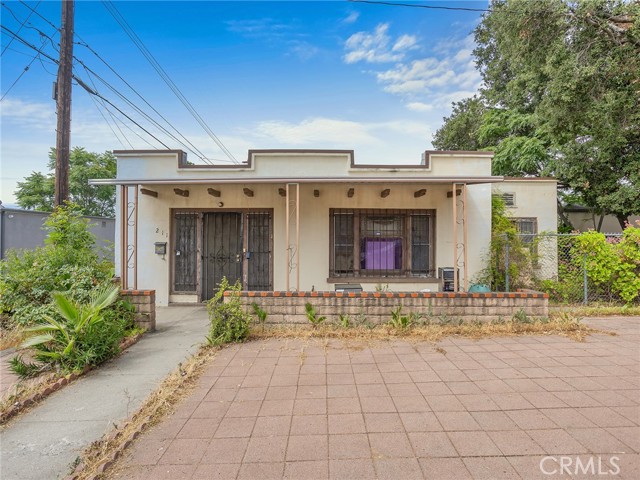 Single Family Residence, 211 Bel Aire dr, Burbank, CA 91501 - 1