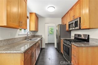 Single Family Residence, 6452 Hanna ave, Woodland Hills, CA 91303 - 16