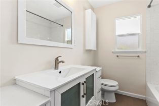 Single Family Residence, 6452 Hanna ave, Woodland Hills, CA 91303 - 27