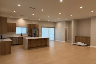 , 820 Tujunga ave, Burbank, CA 91501 - 4