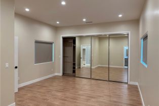 , 820 Tujunga ave, Burbank, CA 91501 - 5