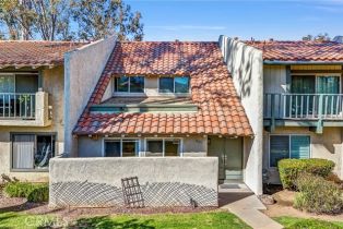 Condominium, 1533 Camelot DR, Corona, CA  Corona, CA 92882