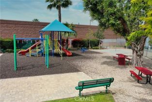 , 63 Round Table, Riverside, CA 92507 - 29