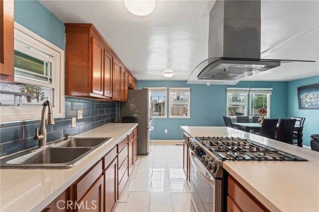 , 63 Round Table, Riverside, CA 92507 - 1