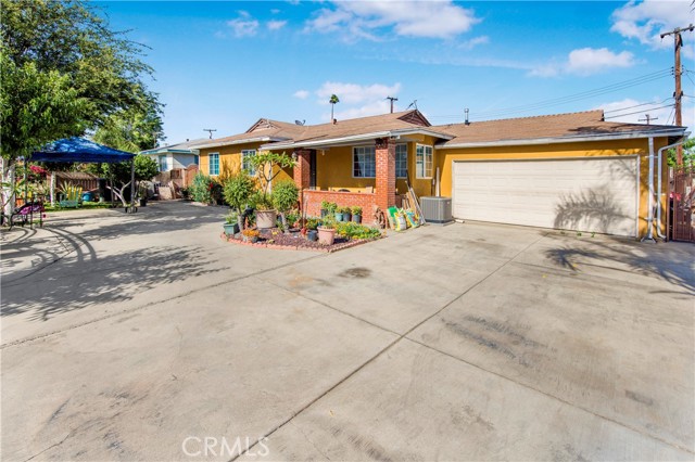 Single Family Residence, 10636 Wolfe ave, Riverside, CA 92505 - 1