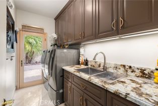 Single Family Residence, 950 Chantel dr, Corona, CA 92879 - 14