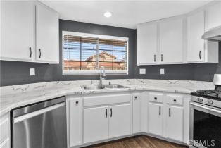 Single Family Residence, 162 Mistletoe dr, Corona, CA 92879 - 10