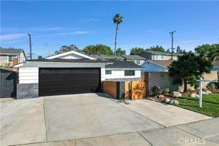Single Family Residence, 17662 Forest LN, Huntington Beach, CA  Huntington Beach, CA 92647