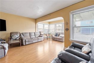 Single Family Residence, 27 Platt st, Long Beach, CA 90805 - 10