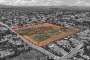 , 1 Moss rd, Riverside, CA 92508 - 4