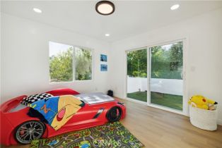 Single Family Residence, 1290 Woodbury rd, Pasadena, CA 91104 - 50