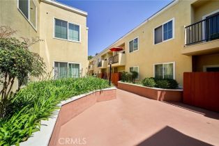 Condominium, 300 Providencia ave, Burbank, CA 91502 - 4