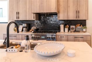 Single Family Residence, 315 Bay ave, Newport Beach, CA 92661 - 9