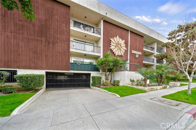 Condominium, 333 Burchett st, Glendale, CA 91203 - 1
