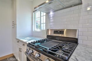 Single Family Residence, 18738 Sylvan st, Tarzana, CA 91335 - 13